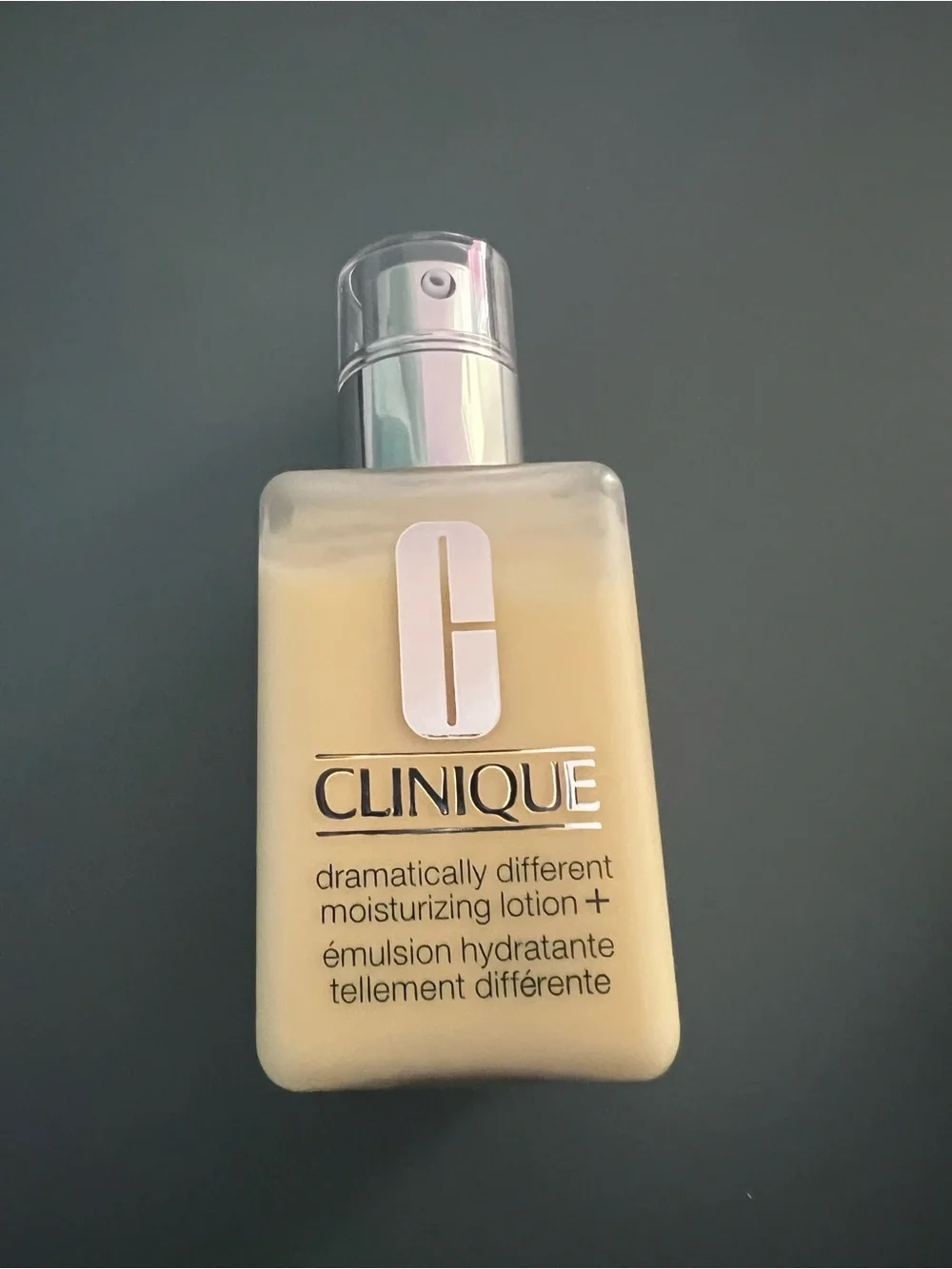 NIB Clinique Dramatically Different Moisturizing Lotion+ (4.2 fl. oz./125 ml)